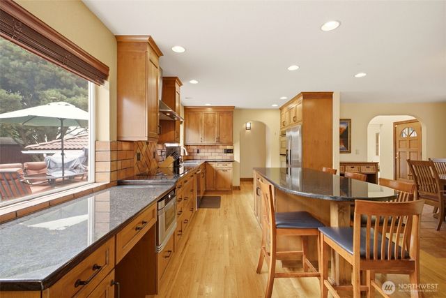 4210 Harbor Ridge Road NE, Tacoma, WA 98422