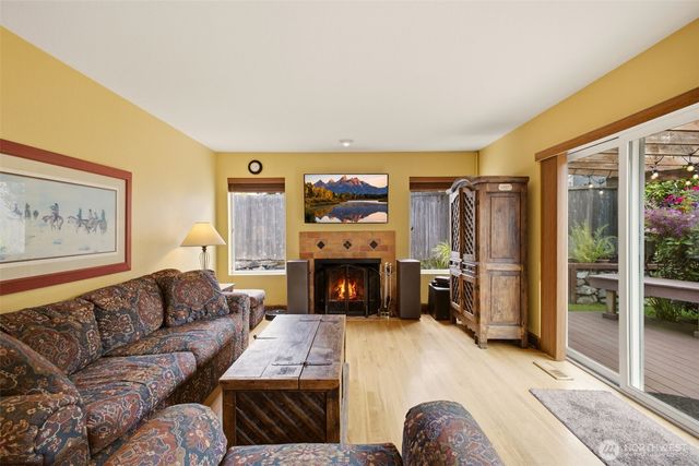 4210 Harbor Ridge Road NE, Tacoma, WA 98422