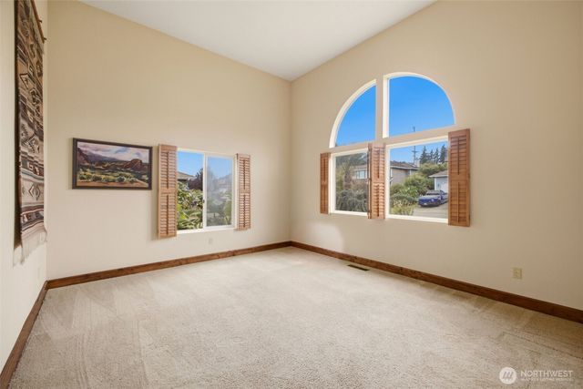 4210 Harbor Ridge Road NE, Tacoma, WA 98422