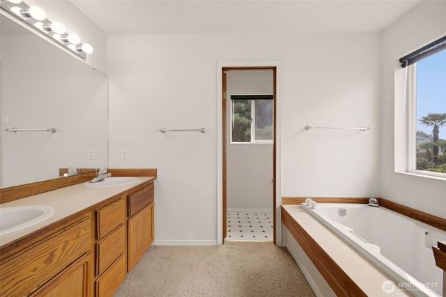 4210 Harbor Ridge Road NE, Tacoma, WA 98422