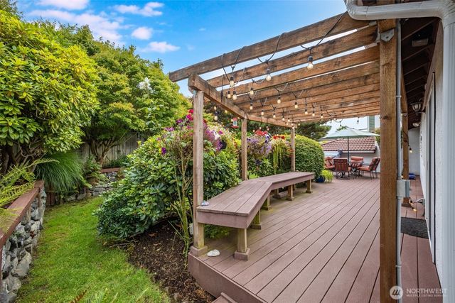 4210 Harbor Ridge Road NE, Tacoma, WA 98422