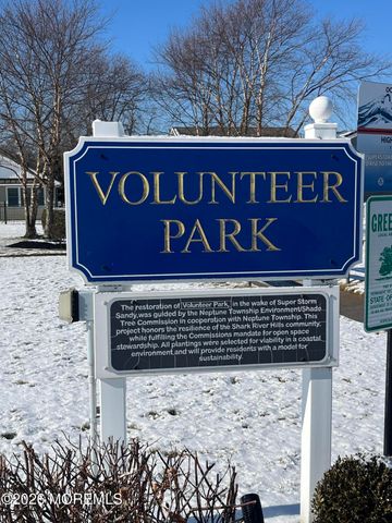 21 Cliffwood Drive, Neptune Township, NJ 07753