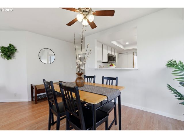 11721 Sw BOONES BEND Dr 9-3D, Beaverton, OR 97008