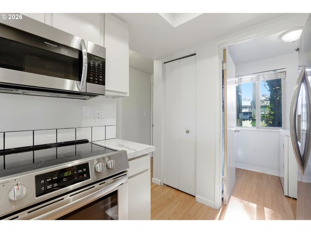 11721 Sw BOONES BEND Dr 9-3D, Beaverton, OR 97008