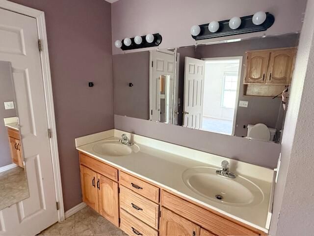 27 Sunset Drive, Cassville, MO 65625