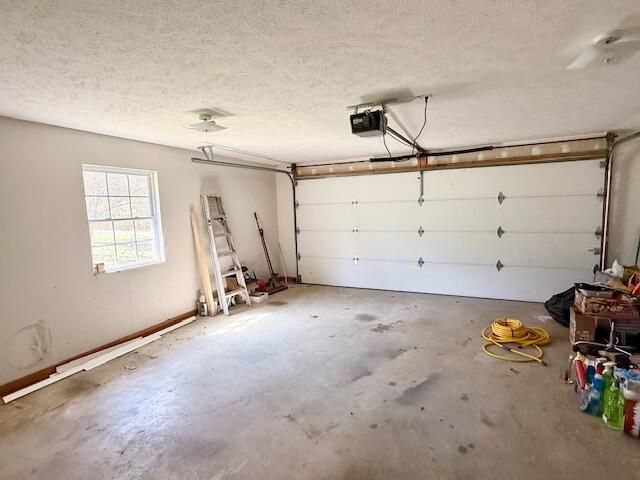 27 Sunset Drive, Cassville, MO 65625