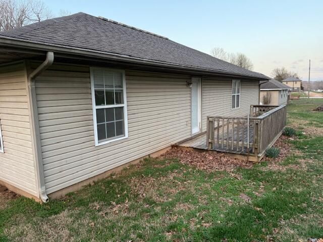 27 Sunset Drive, Cassville, MO 65625
