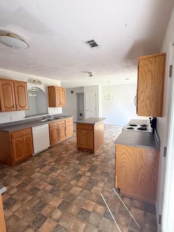 27 Sunset Drive, Cassville, MO 65625