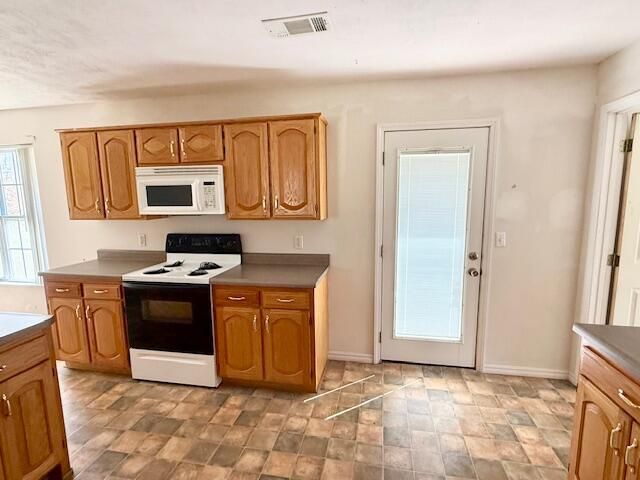 27 Sunset Drive, Cassville, MO 65625