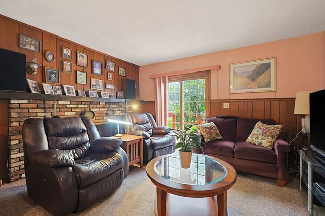 5 Montgomery Dr, Framingham, MA 01701