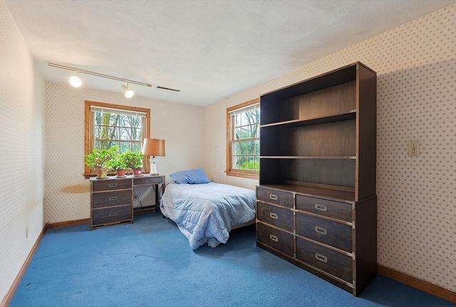 5 Montgomery Dr, Framingham, MA 01701