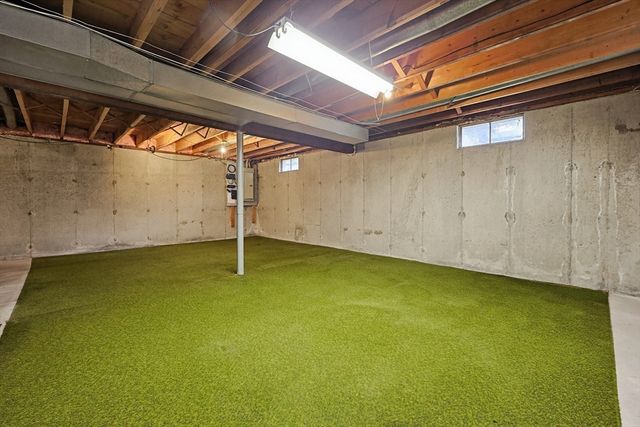 5 Montgomery Dr, Framingham, MA 01701