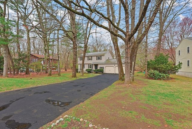 5 Montgomery Dr, Framingham, MA 01701