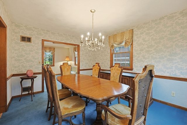 5 Montgomery Dr, Framingham, MA 01701