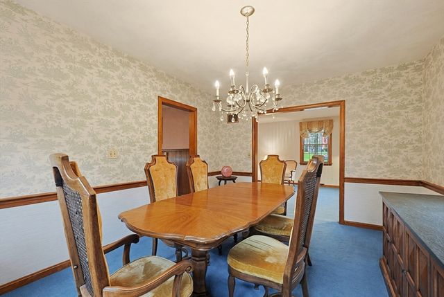 5 Montgomery Dr, Framingham, MA 01701