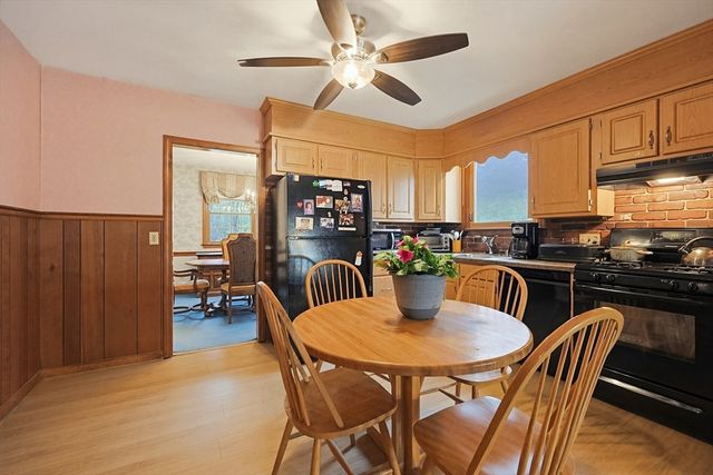 5 Montgomery Dr, Framingham, MA 01701