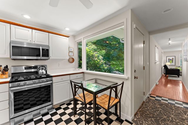 1412 Del Vista Drive, Valparaiso, IN 46385
