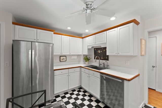 1412 Del Vista Drive, Valparaiso, IN 46385