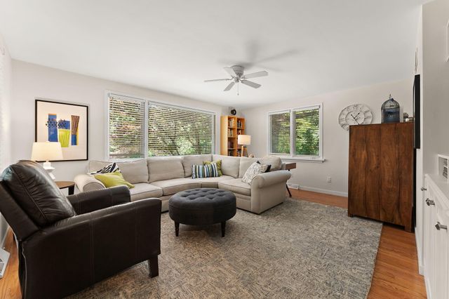 1412 Del Vista Drive, Valparaiso, IN 46385