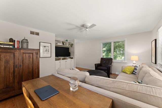 1412 Del Vista Drive, Valparaiso, IN 46385