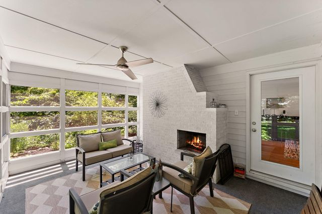 1412 Del Vista Drive, Valparaiso, IN 46385