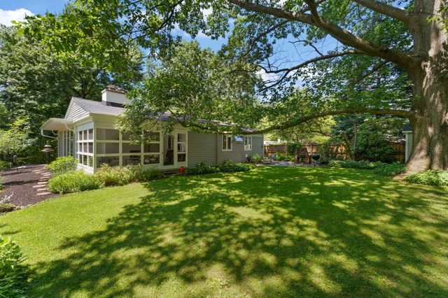 1412 Del Vista Drive, Valparaiso, IN 46385
