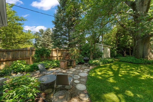 1412 Del Vista Drive, Valparaiso, IN 46385