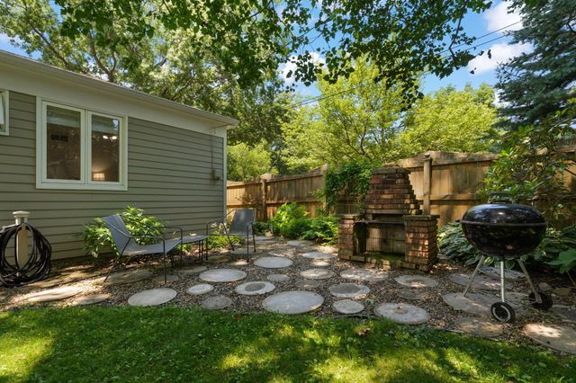1412 Del Vista Drive, Valparaiso, IN 46385