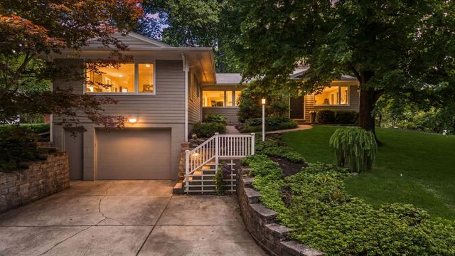 1412 Del Vista Drive, Valparaiso, IN 46385
