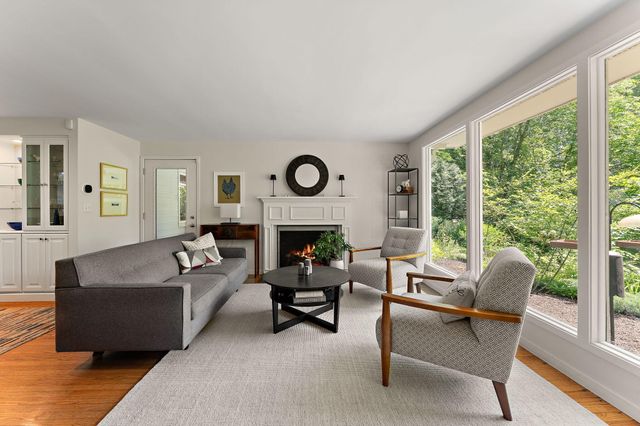1412 Del Vista Drive, Valparaiso, IN 46385