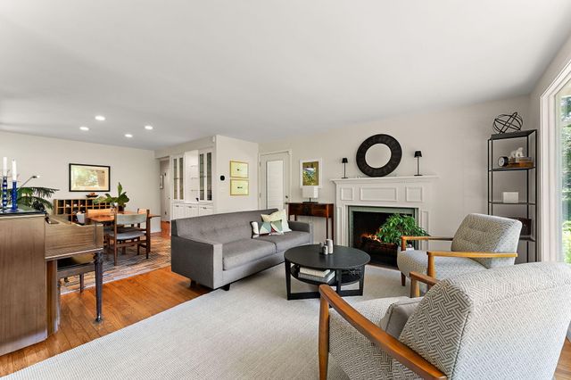 1412 Del Vista Drive, Valparaiso, IN 46385
