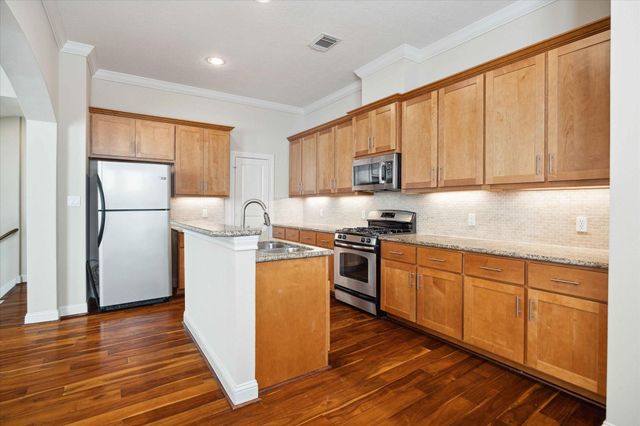 5610 Kiam Street B, Houston, TX 77007