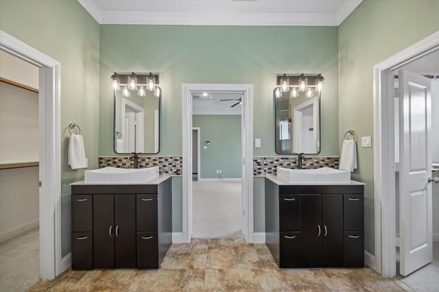5610 Kiam Street B, Houston, TX 77007