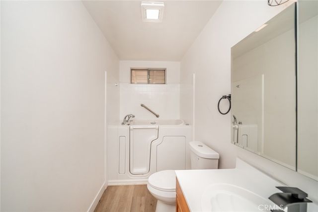1076 Los Altos Court, Riverside, CA 92507