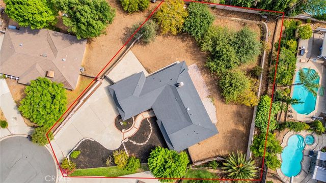 1076 Los Altos Court, Riverside, CA 92507