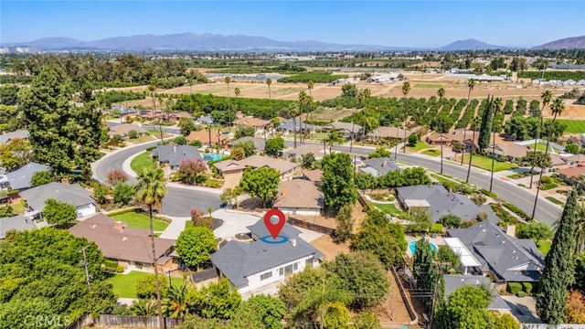 1076 Los Altos Court, Riverside, CA 92507