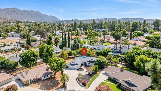 1076 Los Altos Court, Riverside, CA 92507