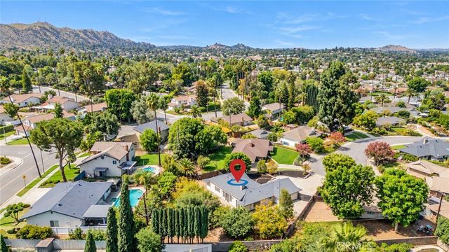 1076 Los Altos Court, Riverside, CA 92507
