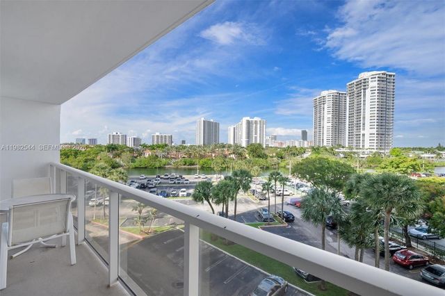 3731 N Country Club Drive 521, Aventura, FL 33180