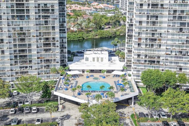 3731 N Country Club Drive 521, Aventura, FL 33180
