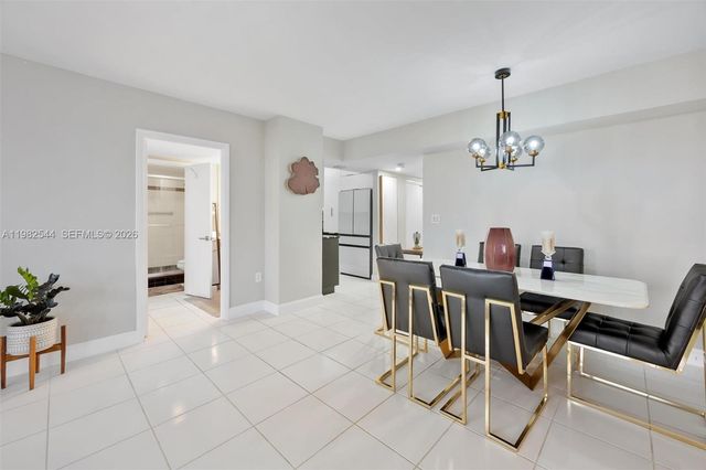 3731 N Country Club Drive 521, Aventura, FL 33180