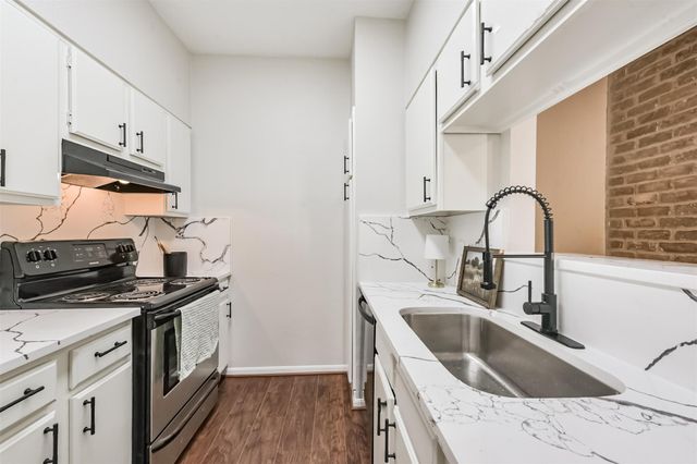 2001 Bering Drive 4D, Houston, TX 77057