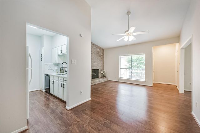 2001 Bering Drive 4D, Houston, TX 77057