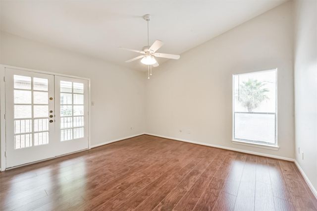 2001 Bering Drive 4D, Houston, TX 77057