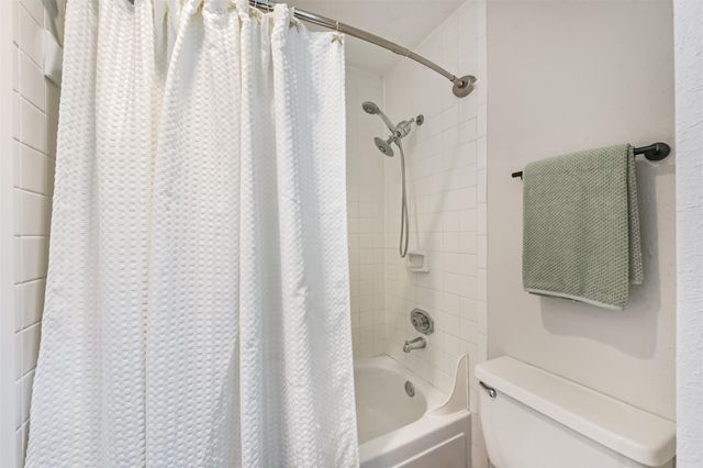 2001 Bering Drive 4D, Houston, TX 77057