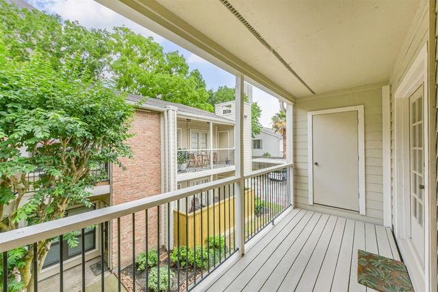 2001 Bering Drive 4D, Houston, TX 77057