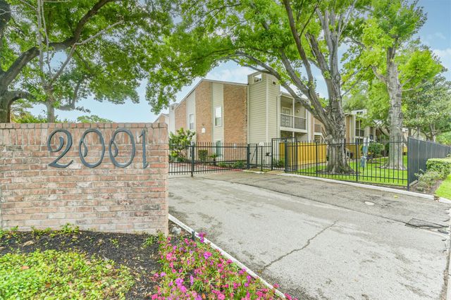 2001 Bering Drive 4D, Houston, TX 77057