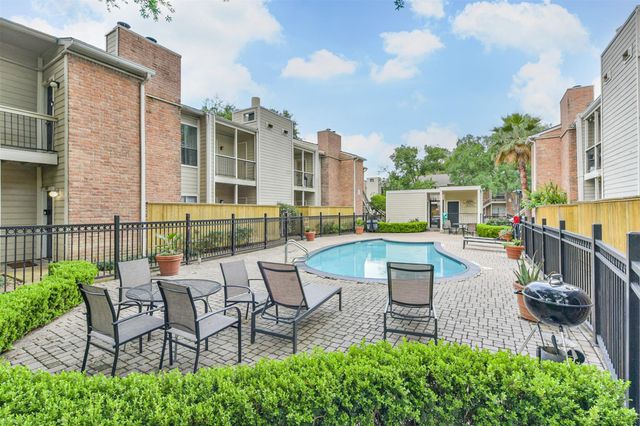 2001 Bering Drive 4D, Houston, TX 77057