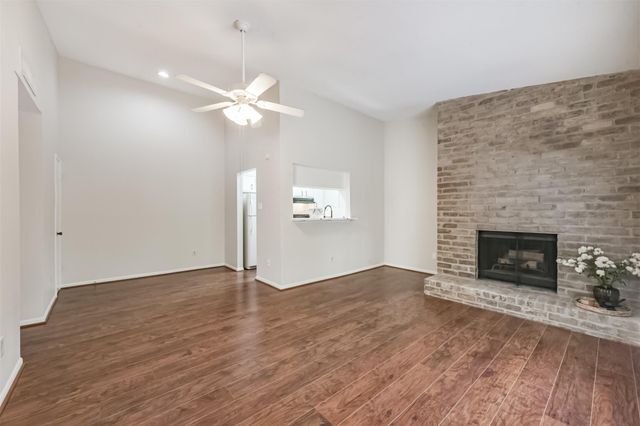 2001 Bering Drive 4D, Houston, TX 77057