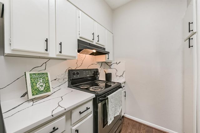 2001 Bering Drive 4D, Houston, TX 77057